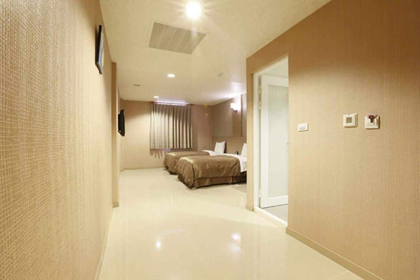 Hua Xiang Motel - Arena Kaohsiung Exterior foto